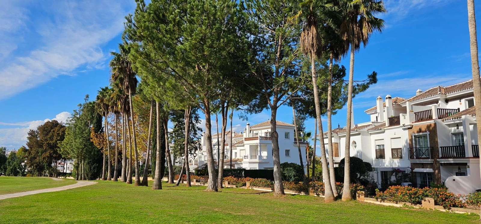 4 chambre Villa/Maison Mitoyenne à vendre à Alhaurin de la Torre avec piscine garage - 499 000 € (Ref: 9434739)