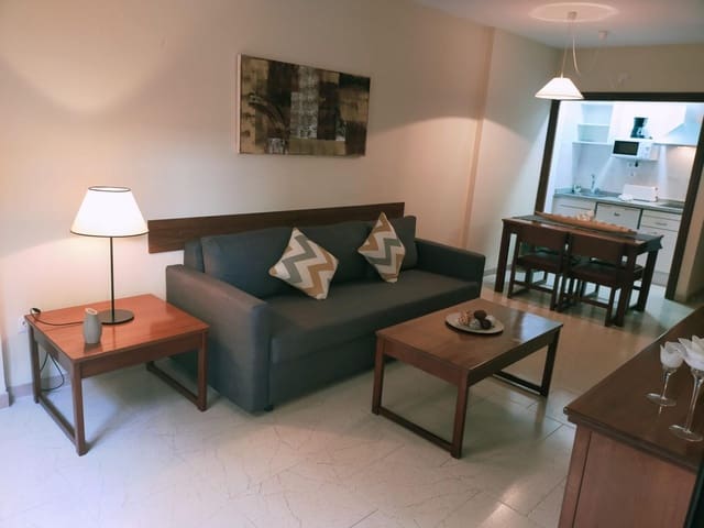 1 slaapkamer Flat te koop in Playa de los Boliches, Fuengirola met zwembad - € 277.000 (Ref: 9434757)