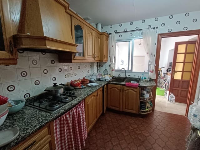 Pareado de 5 habitaciones en Zona Puerto Deportivo, Fuengirola en venta - 450.000 € (Ref: 9434761)