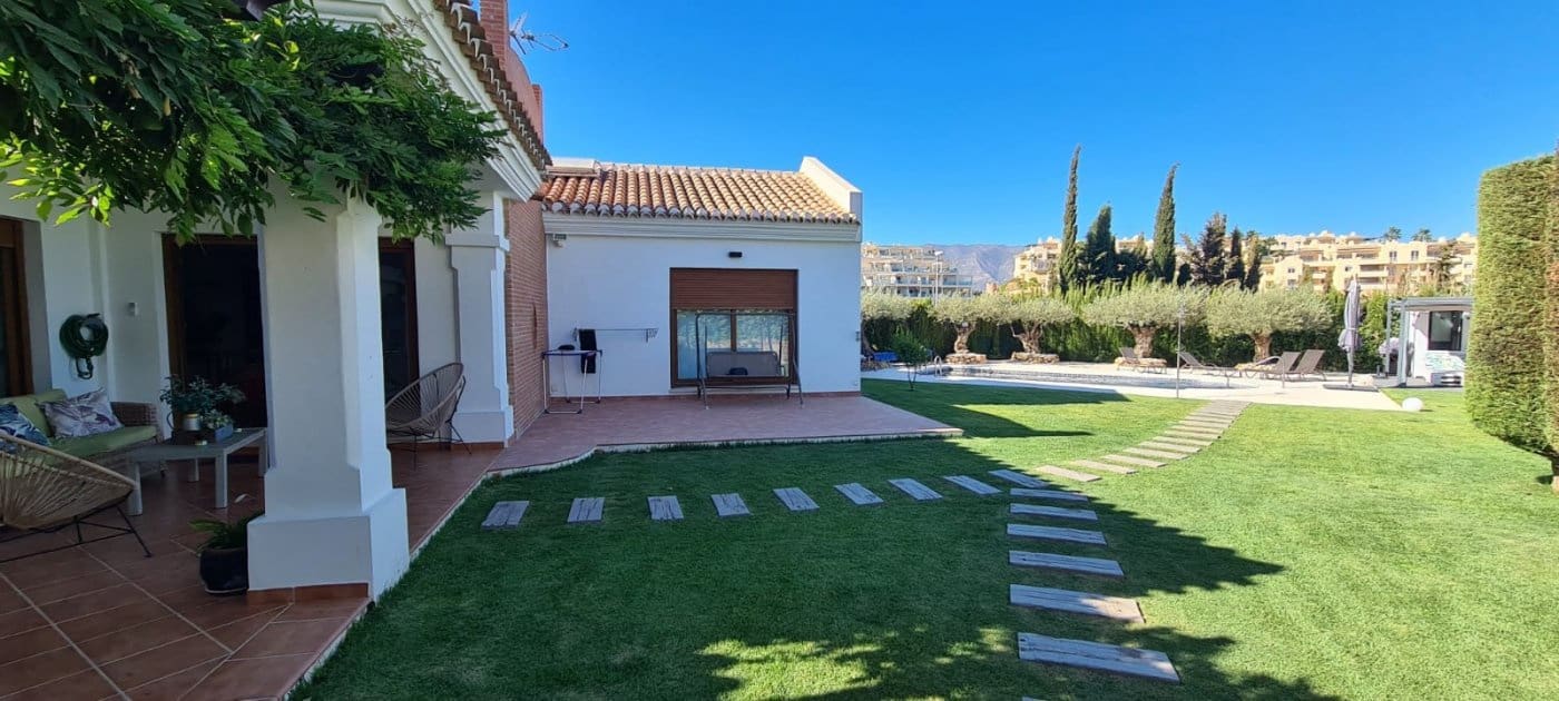 3 soverom Villa til salgs i Mijas med svømmebasseng garasje - € 1 350 000 (Ref: 9434762)