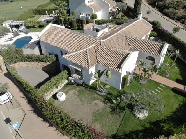 3 soveværelse Villa til salg i Hipódromo - Cerrado del Águila, Mijas med swimmingpool garage - € 1.350.000 (Ref: 9434762)