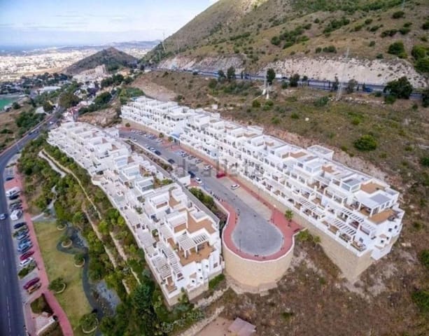 2 bedroom Penthouse for sale in Benalmádena pueblo, Benalmádena with pool garage - € 593,000 (Ref: 9434763)