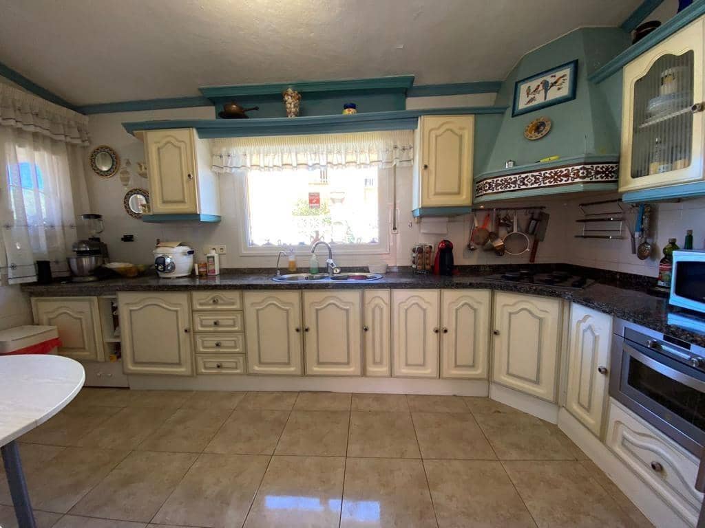 3 bedroom Villa for sale in Mijas with pool garage - € 630,000 (Ref: 9434766)