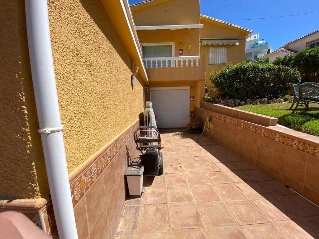 3 bedroom Villa for sale in Mijas with pool garage - € 630,000 (Ref: 9434766)