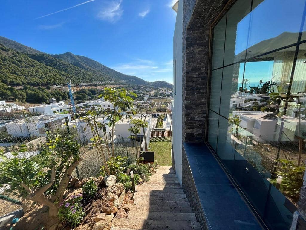 5 bedroom Villa for sale in Mijas with pool garage - € 1,500,000 (Ref: 9434768)