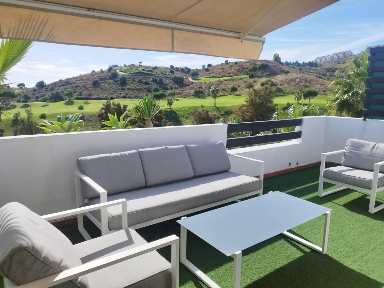 2 soveværelse Penthouse til leje i Mijas med swimmingpool garage - € 1.950 (Ref: 9548822)