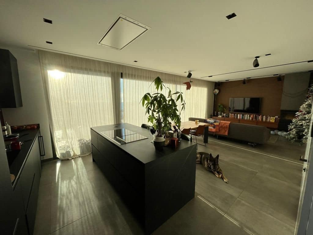 5 bedroom Villa for sale in Mijas with pool garage - € 1,650,000 (Ref: 9548829)