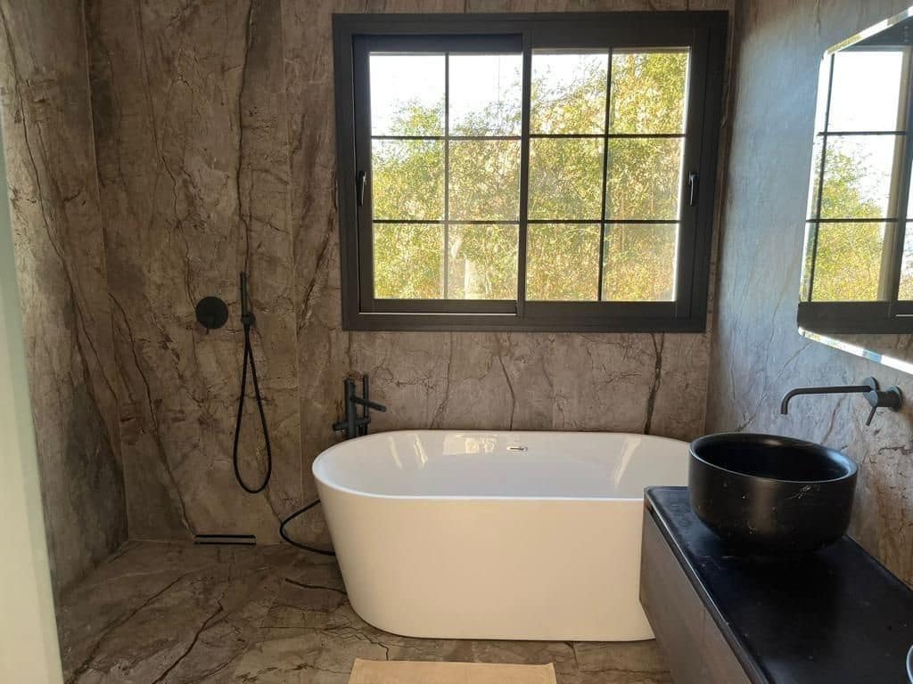 5 bedroom Villa for sale in Mijas with pool garage - € 1,650,000 (Ref: 9548829)