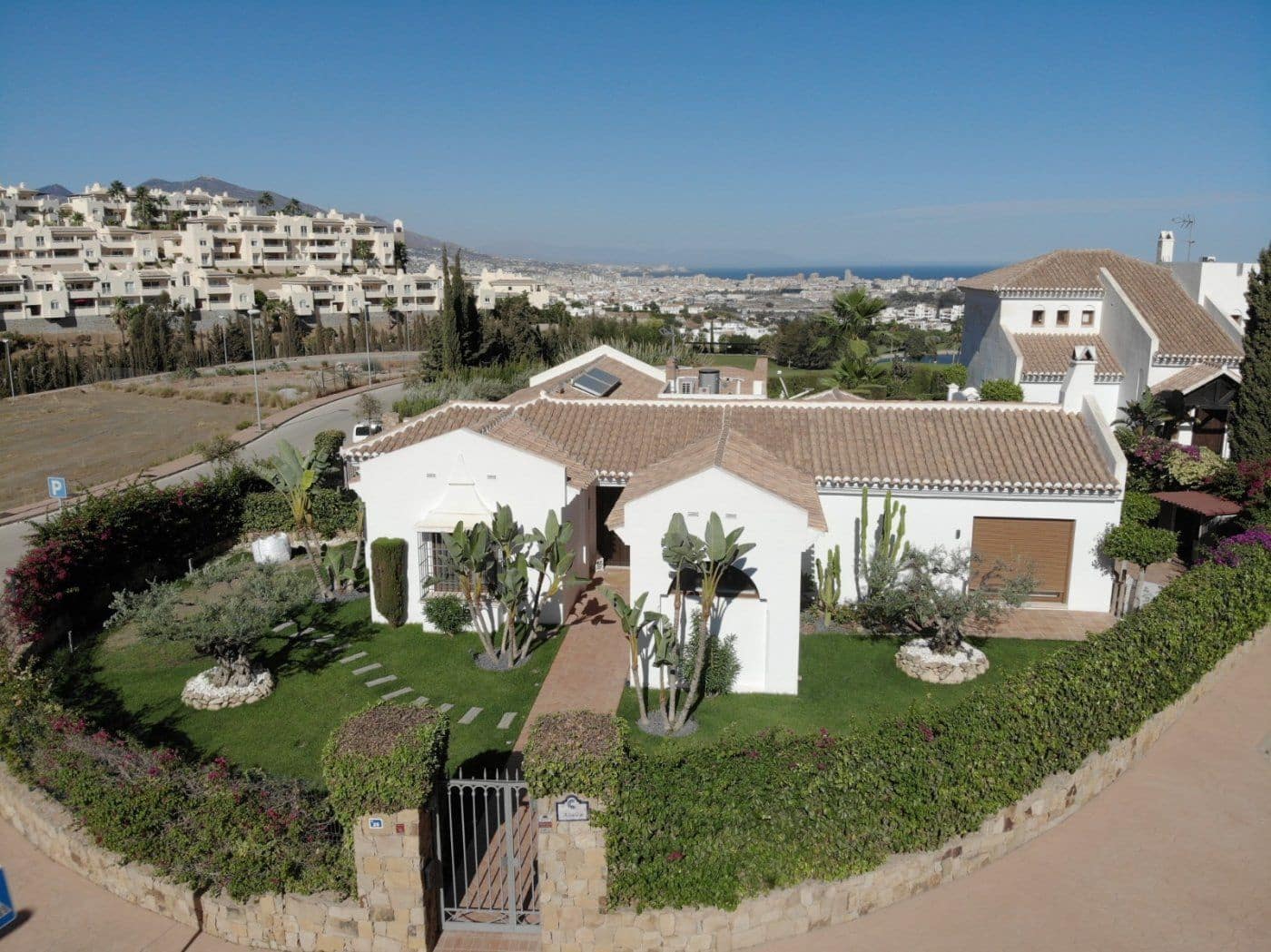 3 slaapkamer Villa te koop in Mijas met zwembad garage - € 1.350.000 (Ref: 9548833)