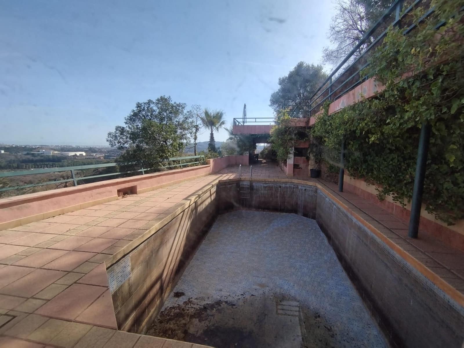 7 bedroom Villa for sale in Mijas with pool garage - € 800,000 (Ref: 9548836)