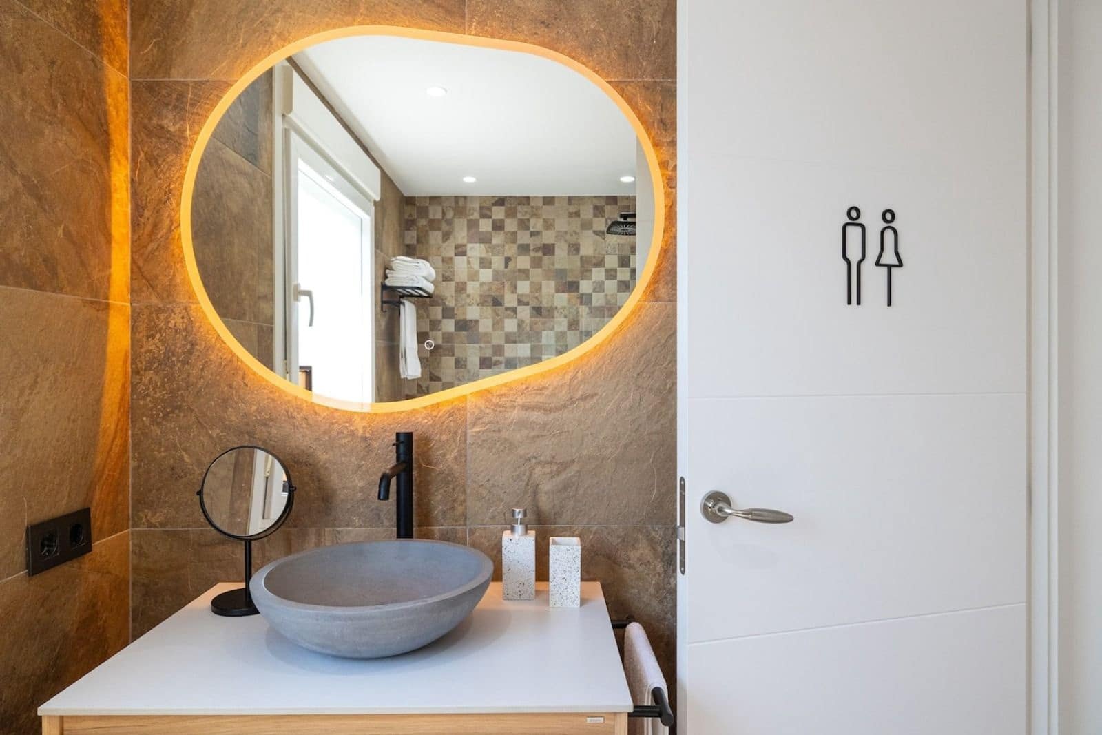 3 bedroom Villa for rent in La Cala de Mijas - € 3,500 (Ref: 9564311)