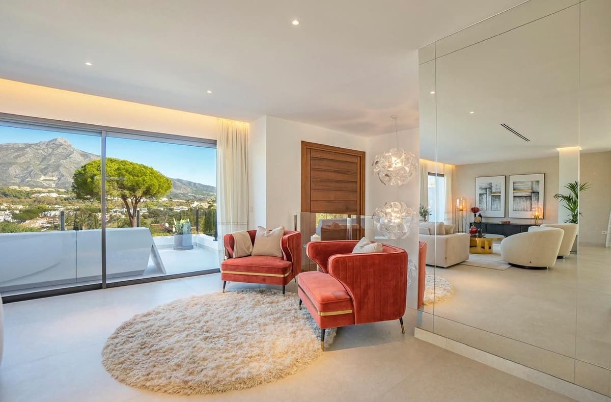 4 bedroom Villa for sale in Nueva Andalucia with pool garage - € 3,300,000 (Ref: 10000963)
