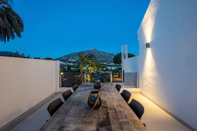 4 soveværelse Villa til salg i Nueva Andalucia, Marbella med swimmingpool garage - € 3.300.000 (Ref: 10000963)
