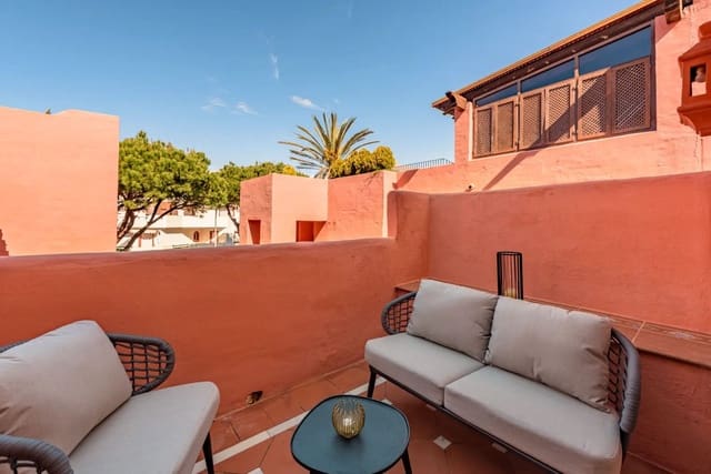 2 bedroom Apartment for sale in Elviria, Marbella with pool garage - € 549,000 (Ref: 10007577)