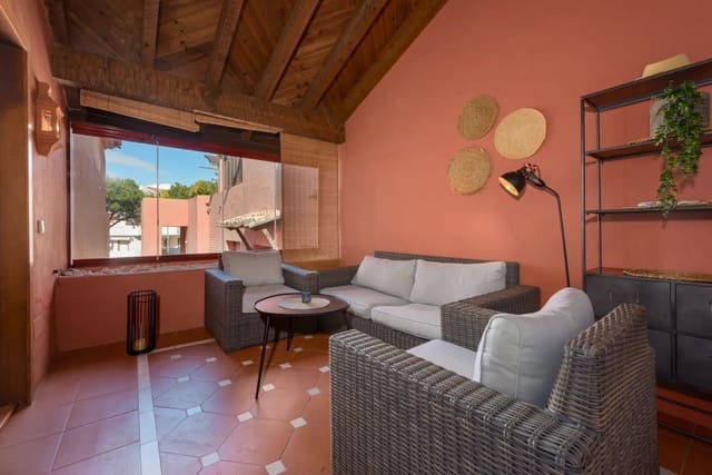 2 bedroom Apartment for sale in Elviria, Marbella with pool garage - € 549,000 (Ref: 10007577)