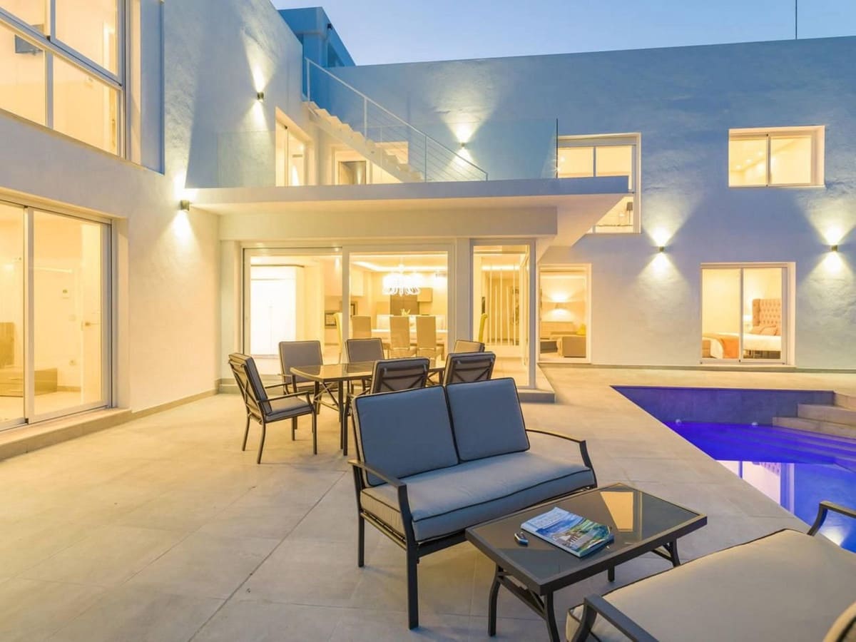 5 soveværelse Villa til salg i Nueva Andalucia med swimmingpool - € 2.400.000 (Ref: 10007772)