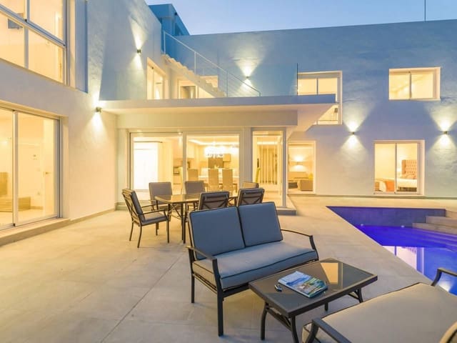 5 soveværelse Villa til salg i Nueva Andalucia, Marbella med swimmingpool - € 2.400.000 (Ref: 10007772)