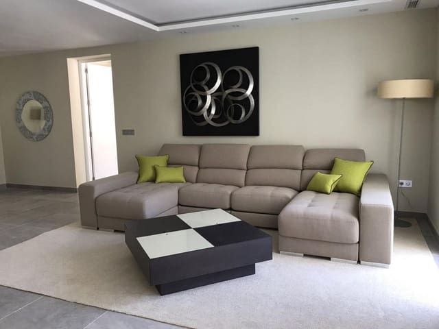 5 soverom Villa til salgs i Nueva Andalucia, Marbella med svømmebasseng - € 2 400 000 (Ref: 10007772)