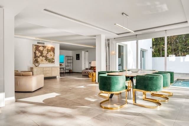 5 soveværelse Villa til salg i Nueva Andalucia, Marbella med swimmingpool - € 2.399.000 (Ref: 10007772)