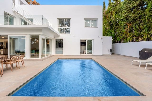 5 soveværelse Villa til salg i Nueva Andalucia, Marbella med swimmingpool - € 2.399.000 (Ref: 10007772)
