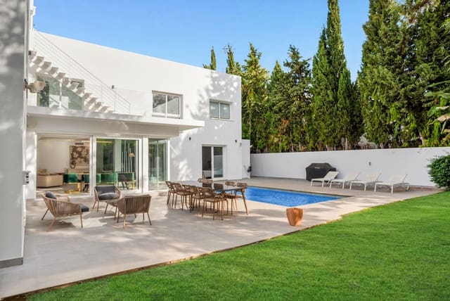 5 soveværelse Villa til salg i Nueva Andalucia, Marbella med swimmingpool - € 2.399.000 (Ref: 10007772)