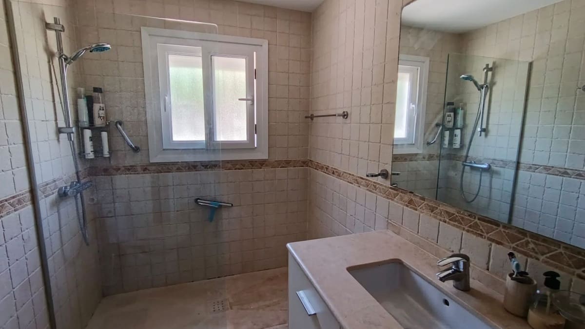 Chalet de 3 habitaciones en Buenas Noches en venta con piscina garaje - 1.495.000 € (Ref: 10008037)