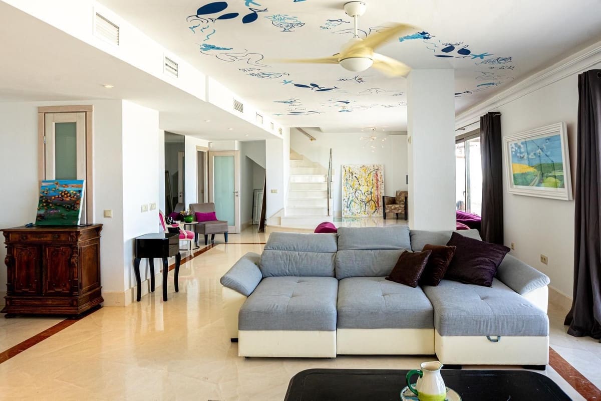 5 slaapkamer Appartement voor vakantieverhuur in La Cala de Mijas met zwembad garage - € 1.500 (Ref: 10014689)