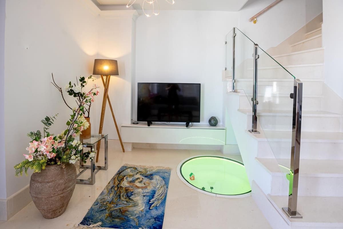 5 slaapkamer Appartement voor vakantieverhuur in La Cala de Mijas met zwembad garage - € 1.500 (Ref: 10014689)