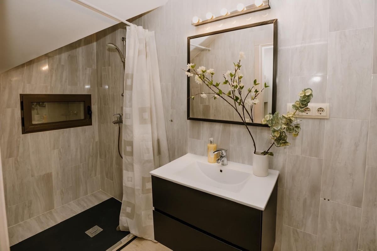 5 slaapkamer Appartement voor vakantieverhuur in La Cala de Mijas met zwembad garage - € 1.500 (Ref: 10014689)