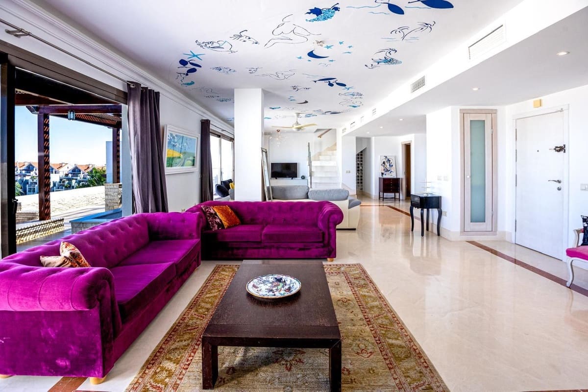 5 slaapkamer Appartement voor vakantieverhuur in La Cala de Mijas met zwembad garage - € 1.500 (Ref: 10014689)