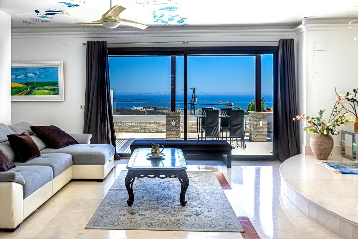 5 slaapkamer Appartement voor vakantieverhuur in La Cala de Mijas met zwembad garage - € 1.500 (Ref: 10014689)