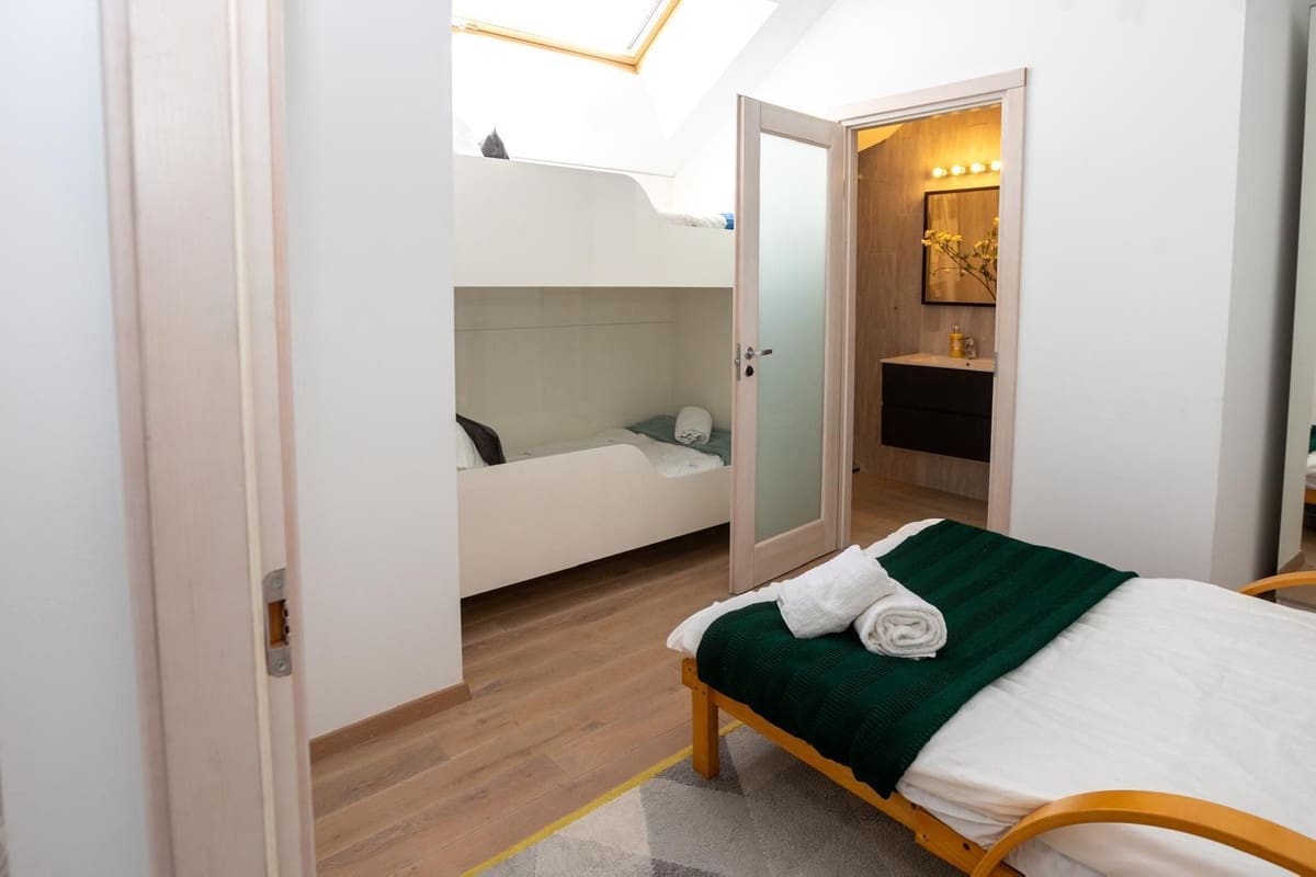 5 slaapkamer Appartement voor vakantieverhuur in La Cala de Mijas met zwembad garage - € 1.500 (Ref: 10014689)