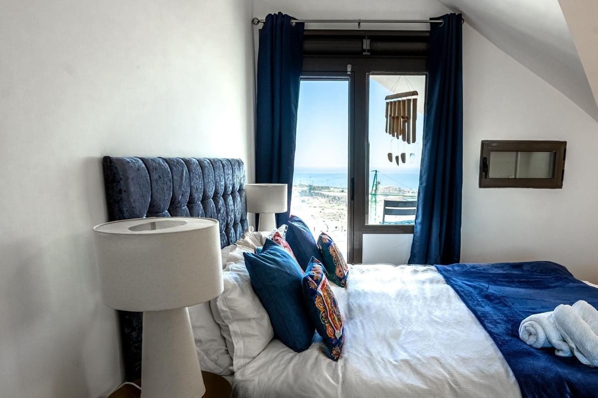 5 slaapkamer Appartement voor vakantieverhuur in La Cala de Mijas met zwembad garage - € 1.500 (Ref: 10014689)