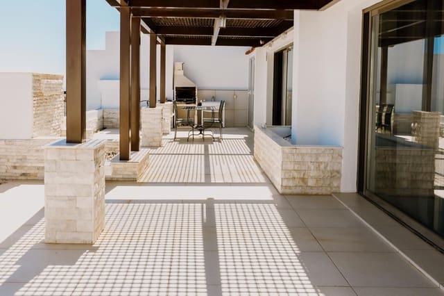 5 slaapkamer Appartement voor vakantieverhuur in La Cala de Mijas, Mijas met zwembad garage - € 1.500 (Ref: 10014689)