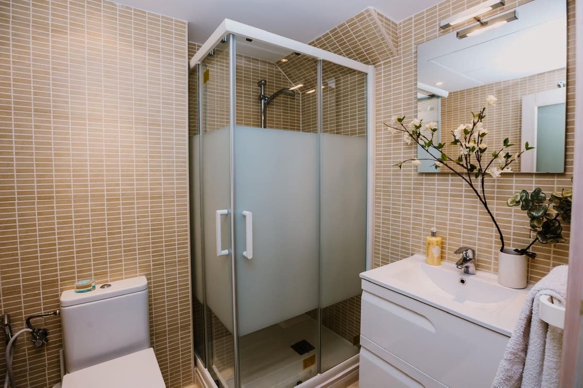 5 slaapkamer Appartement voor vakantieverhuur in La Cala de Mijas met zwembad garage - € 1.500 (Ref: 10014689)