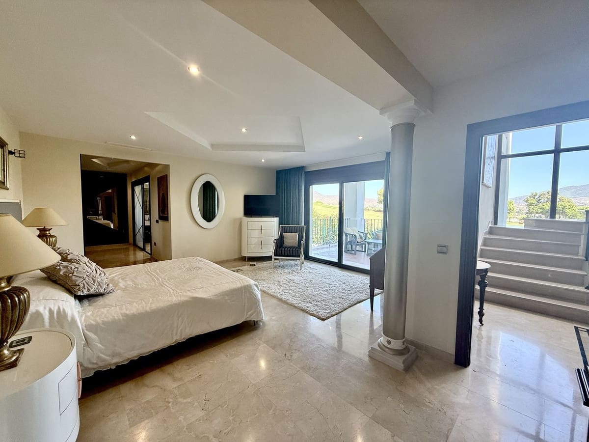 4 sypialnia Willa na sprzedaż w La Cala Golf z basenem - 1 850 000 € (Ref: 10034549)