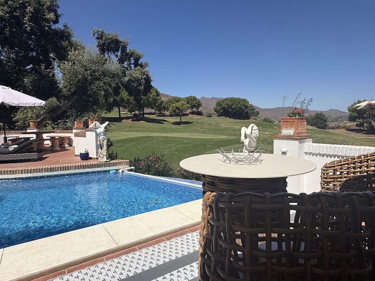 4 sypialnia Willa na sprzedaż w La Cala Golf z basenem - 1 850 000 € (Ref: 10034549)
