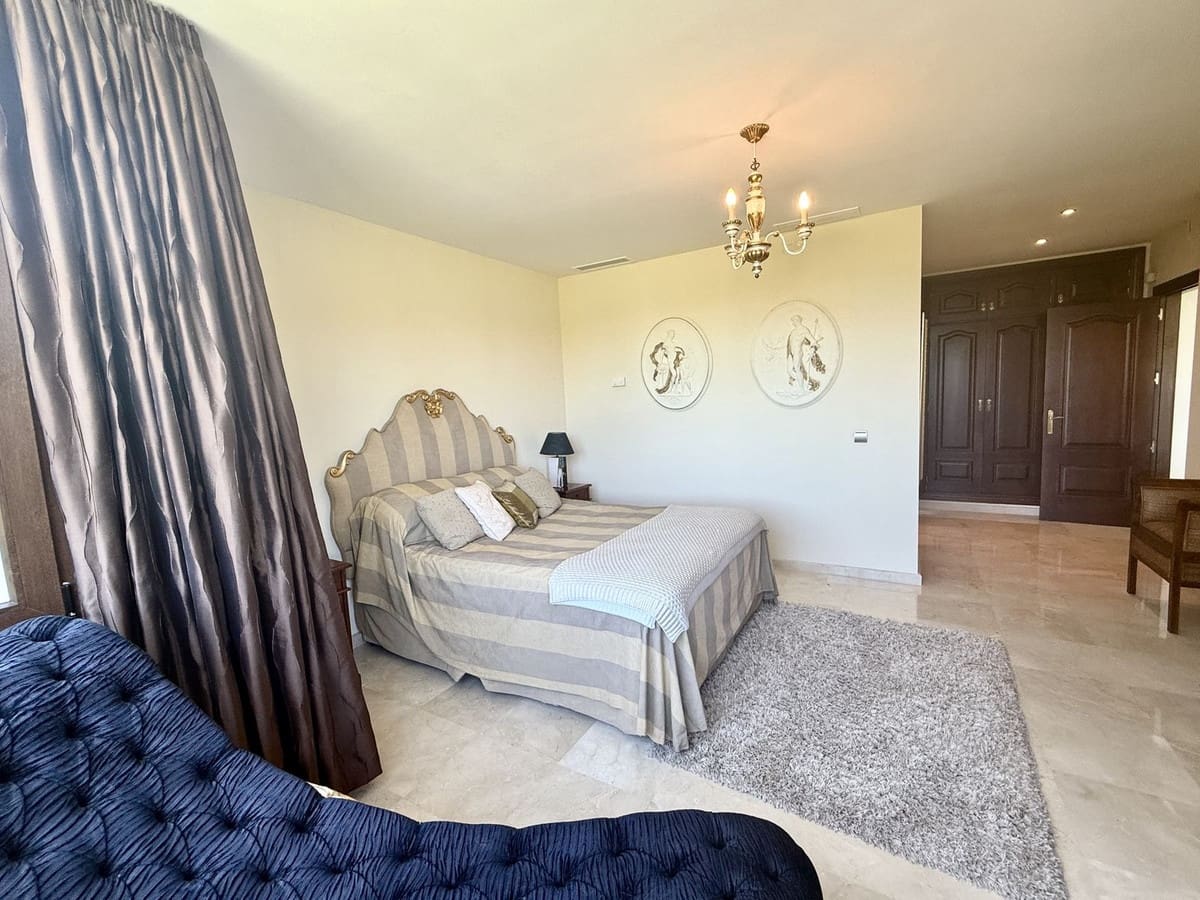 4 sypialnia Willa na sprzedaż w La Cala Golf z basenem - 1 850 000 € (Ref: 10034549)