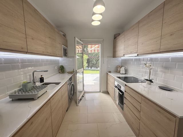 3 chambre Villa/Maison Semi-Mitoyenne à vendre à Riviera del Sol, Mijas avec piscine garage - 550 000 € (Ref: 10077515)