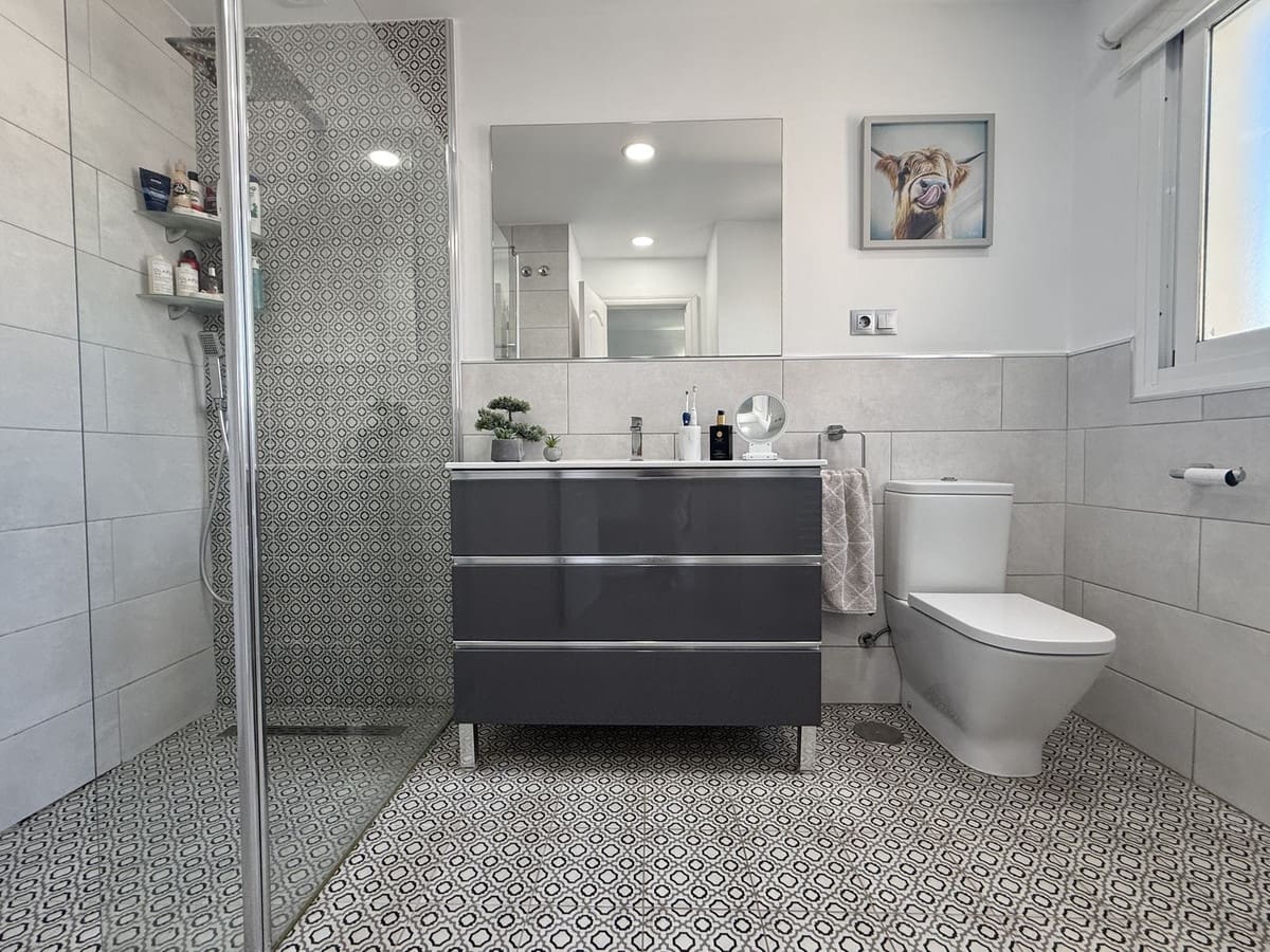 3 chambre Villa/Maison Semi-Mitoyenne à vendre à Riviera del Sol avec piscine garage - 550 000 € (Ref: 10077515)
