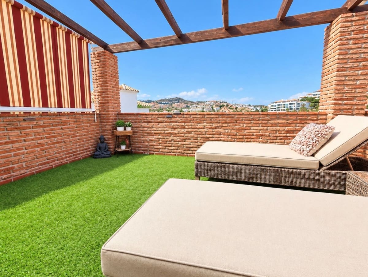 3 bedroom Townhouse for sale in Riviera del Sol with pool garage - € 549,995 (Ref: 10077515)