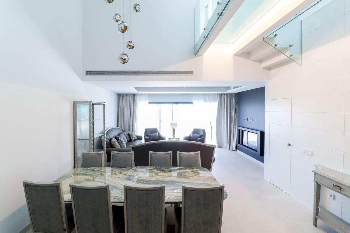3 sypialnia Apartament na sprzedaż w Estepona z basenem garażem - 2 350 000 € (Ref: 10103556)