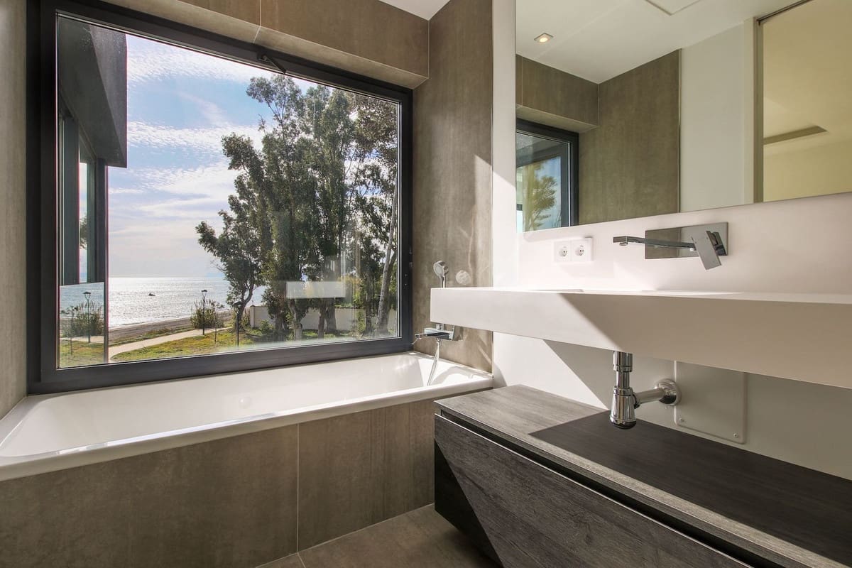 3 sypialnia Apartament na sprzedaż w Estepona z basenem garażem - 2 350 000 € (Ref: 10103556)