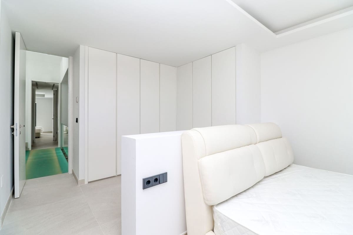 3 sypialnia Apartament na sprzedaż w Estepona z basenem garażem - 2 350 000 € (Ref: 10103556)