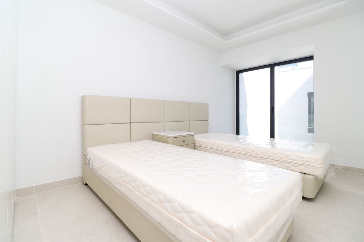 3 sypialnia Apartament na sprzedaż w Estepona z basenem garażem - 2 350 000 € (Ref: 10103556)