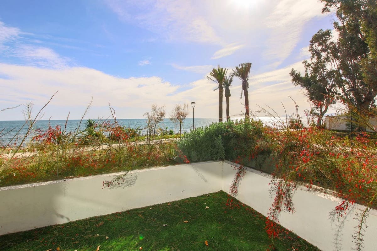 3 sypialnia Apartament na sprzedaż w Estepona z basenem garażem - 2 350 000 € (Ref: 10103556)