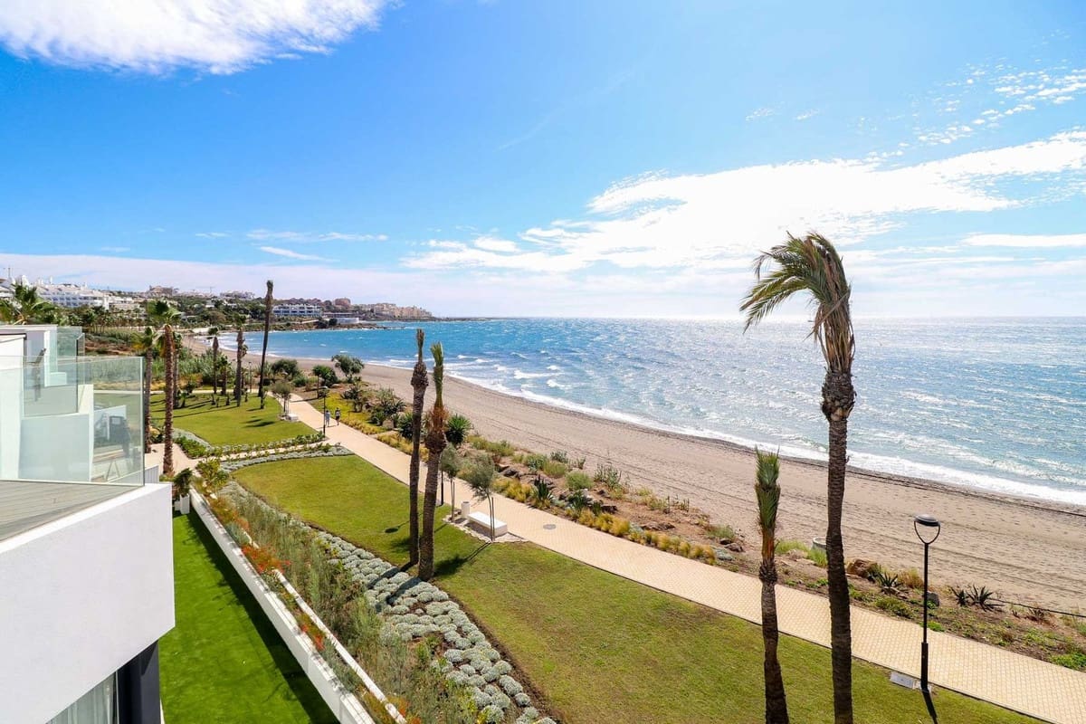 3 sypialnia Apartament na sprzedaż w Estepona z basenem garażem - 2 350 000 € (Ref: 10103556)