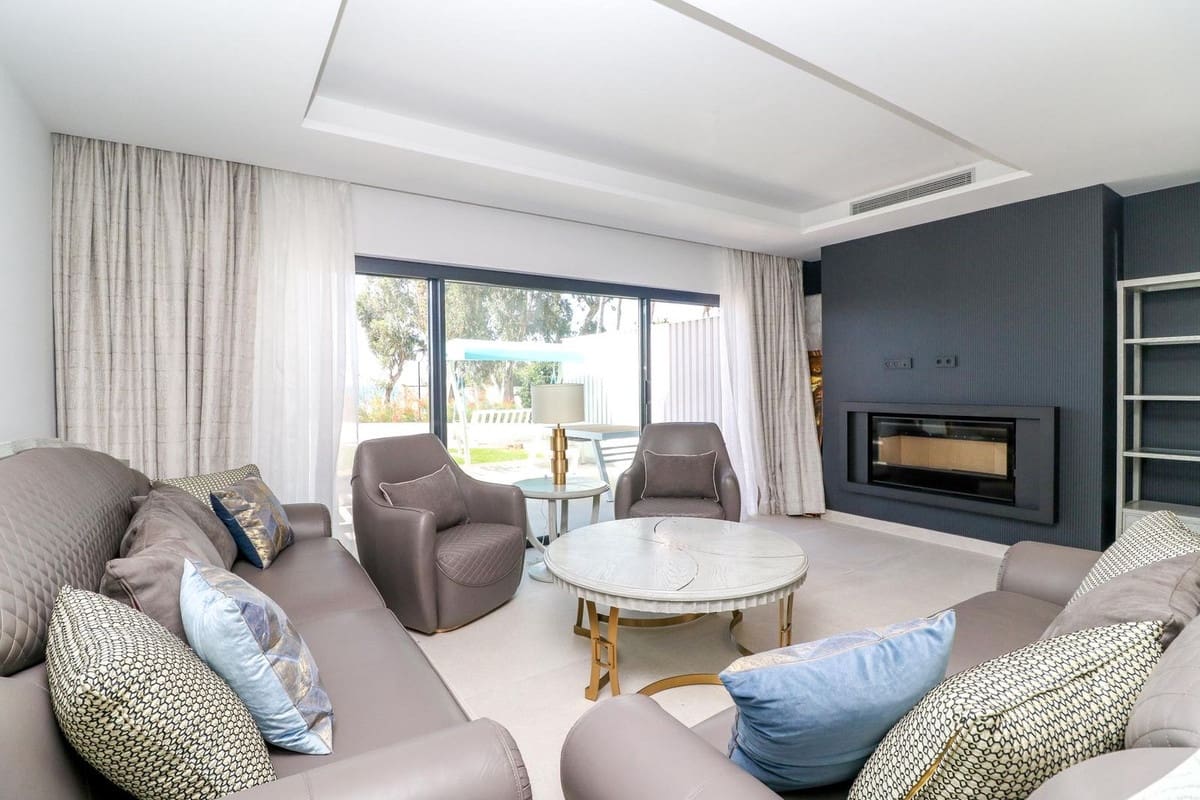 3 sypialnia Apartament na sprzedaż w Estepona z basenem garażem - 2 350 000 € (Ref: 10103556)