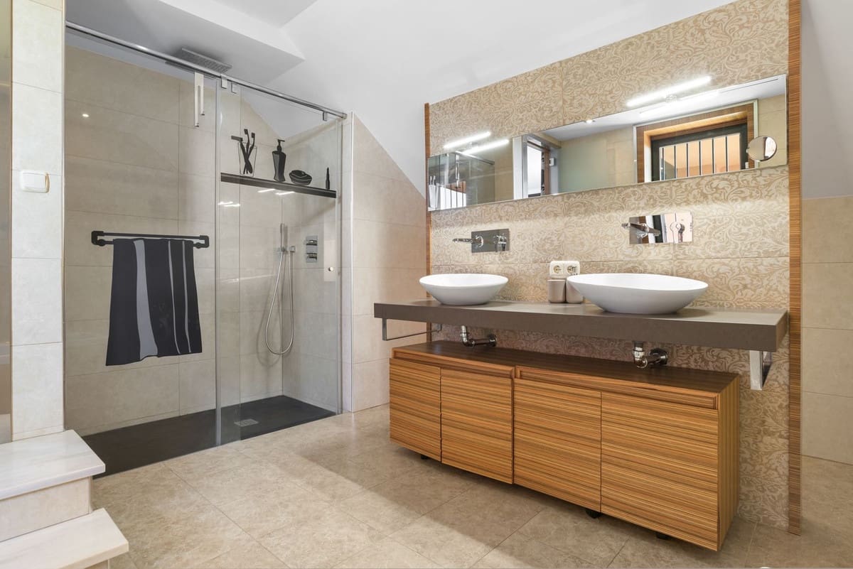 3 bedroom Apartment for sale in Marbella with pool garage - € 1,495,000 (Ref: 10125038)