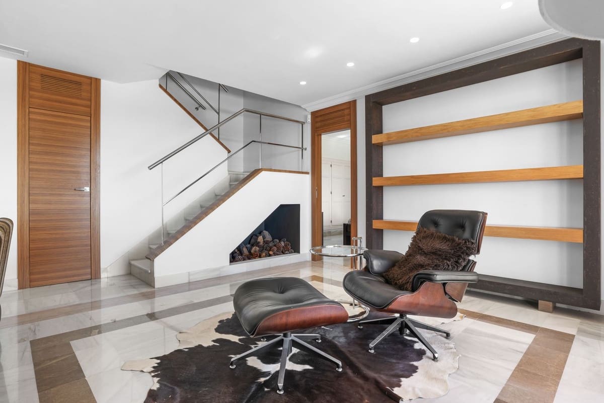 3 bedroom Apartment for sale in Marbella with pool garage - € 1,495,000 (Ref: 10125038)